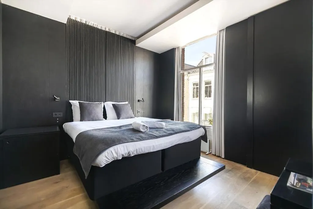 Amsterhome Hotel contacts